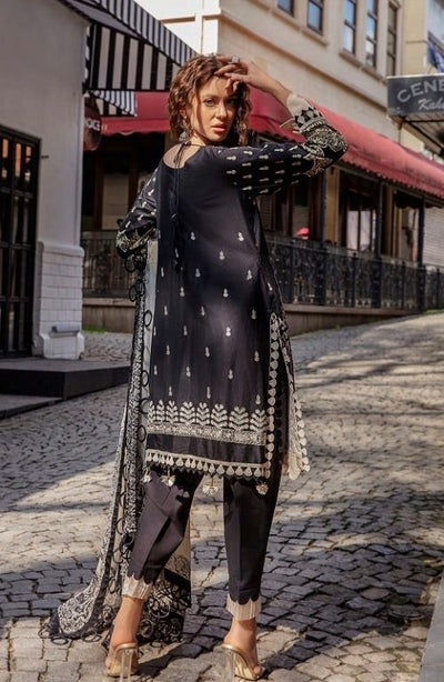 EA 521 LUXURY LAWN EMBROIDERED COLLECTION 2022